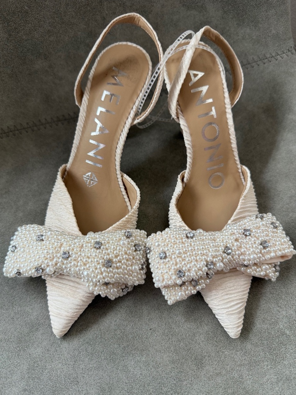 NWT Antonio Melani Champagne Pearl Bow Slingback Heels Bridal Sz 6.5